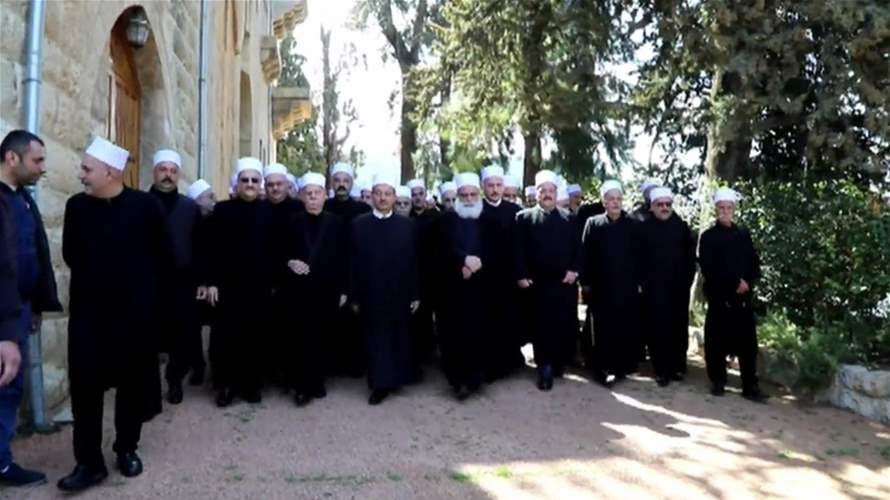 في الذكرى الـ46 لاستشهاد كمال جنبلاط... وفود حضرت إلى ضريحه في المختارة