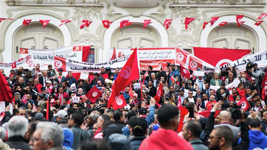 Tunisian president's supporters rally against 'traitors'