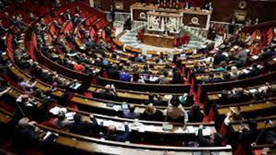 البرلمان الفرنسي يرفض بفارق ضئيل أول مقترحين بحجب الثقة عن الحكومة  