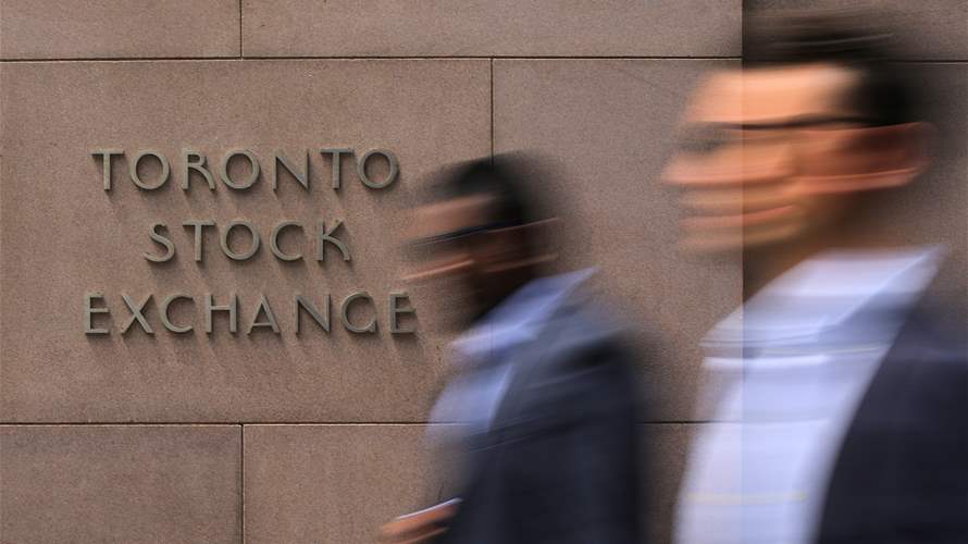 Gold miners help lift Toronto market to weekly gain