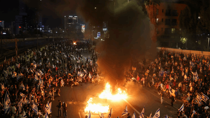 Israeli government in chaos as judicial reform plans draw mass protests