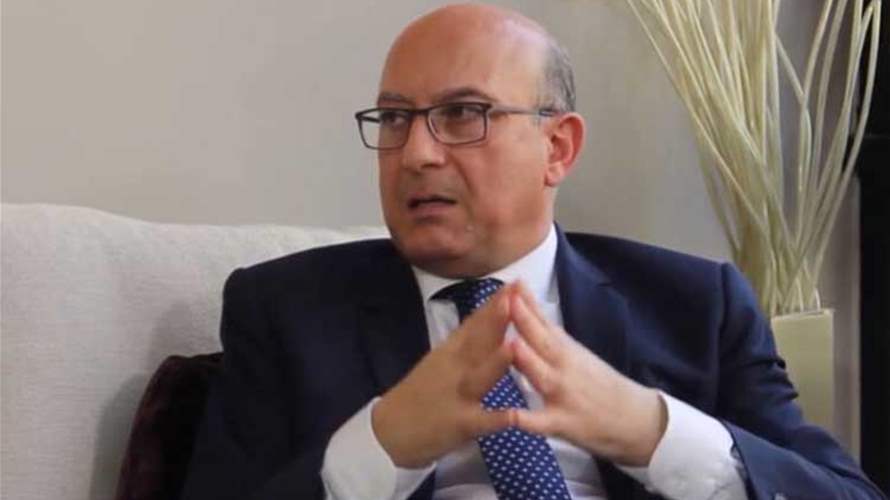 بخاش يعلن عودة العمل إلى طبيعته في نقابة الأطباء 