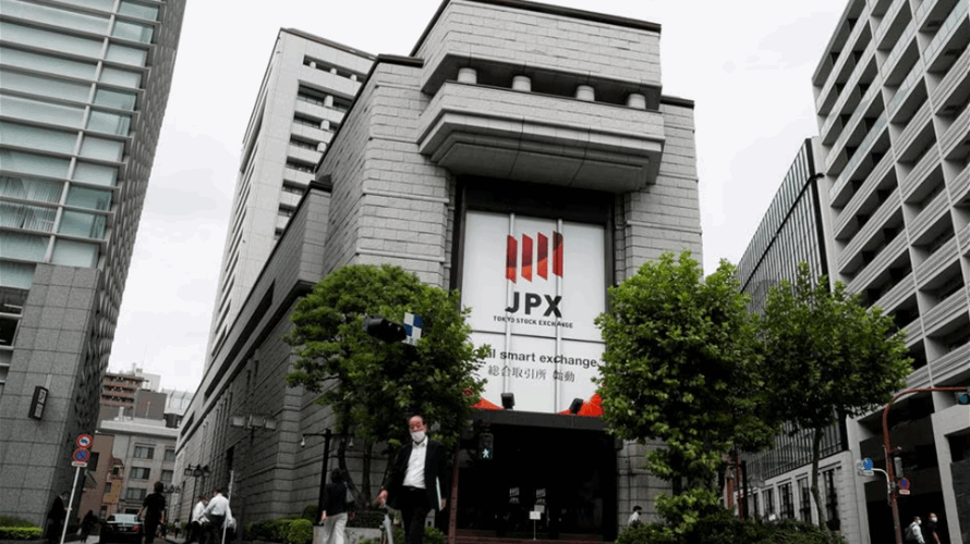 Shares rise as bank support emboldens investors