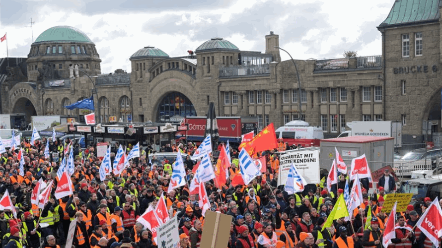 German public sector pauses strike for now in wage dispute