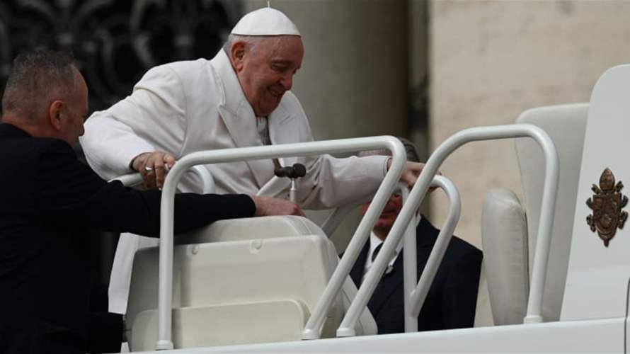 البابا يخرج من المستشفى بعد ثلاثة أيام من العلاج