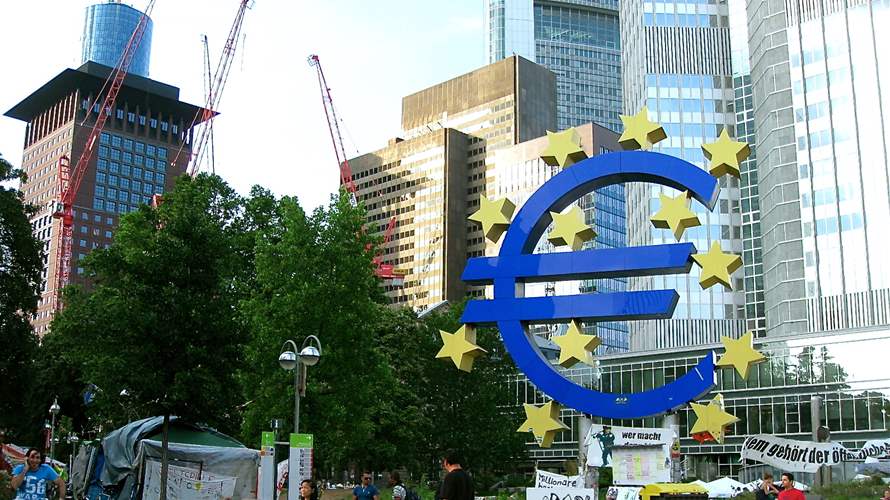 ECB's De Guindos warns of broad risks in financial sector