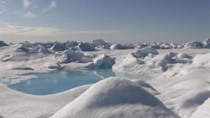 علماء في القطب الشمالي يخوضون سباقاً للحفاظ على "ذاكرة الجليد"