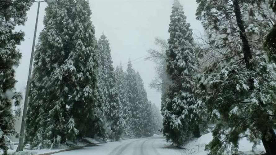 In the middle of April, some Lebanese regions are covered in snow  