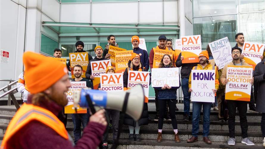 UK economy unexpectedly stalls on pay strikes