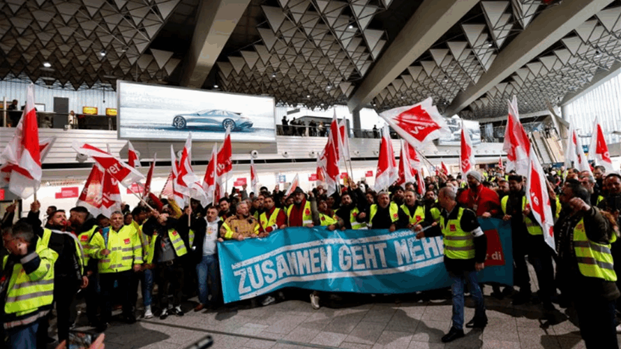 Three German airports empty as transport strikes begin