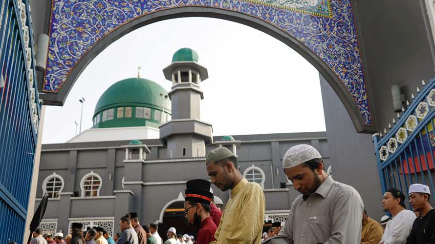 Indonesian, Malaysian Muslims celebrate Eid al-Fitr as COVID fears recede