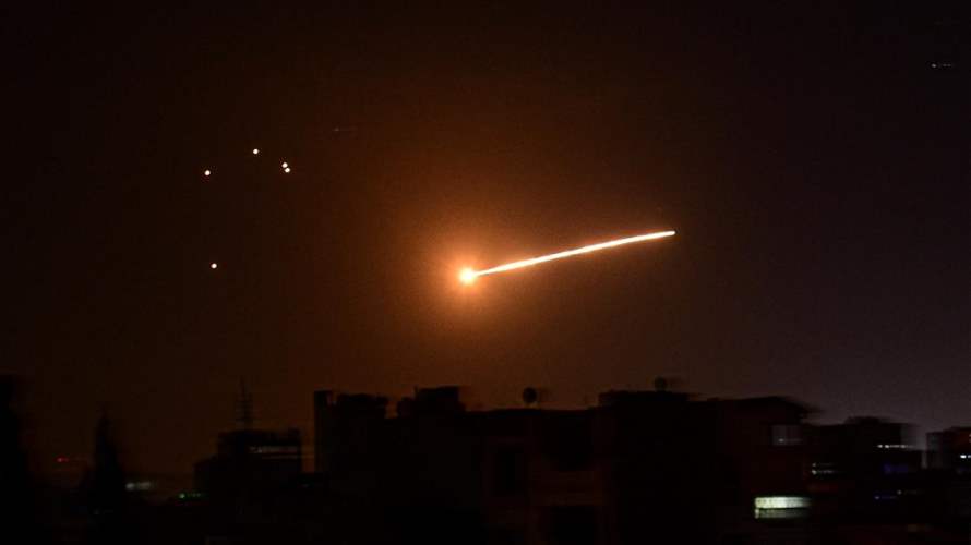 قذائف إسرائيلية تستهدف ليلًا موقعًا لمجموعة موالية لإيران في جنوب سوريا 