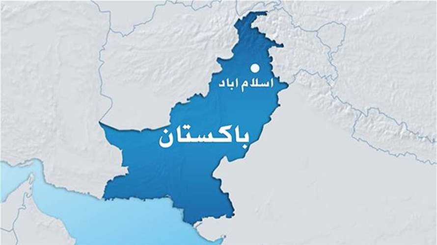 12 قتيلا و50 جريحا في انفجارات داخل مركز شرطة بباكستان