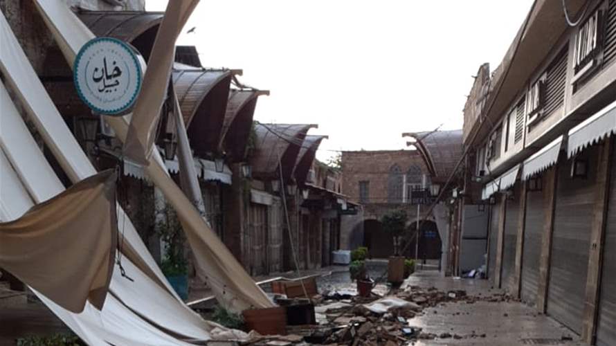 انهيار حافّة سقف في سوق جبيل.. اليكم التفاصيل (فيديو)