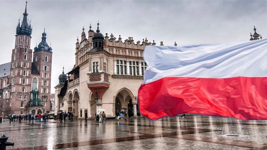 بولندا تتسلم دفعة أولى من قاذفات صواريخ هايمرس لنشرها قرب الحدود الروسية