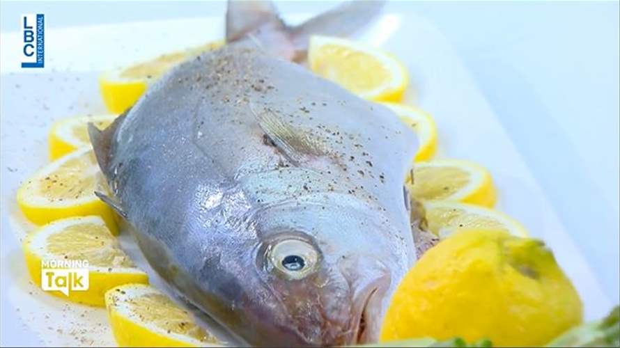 طبق ولا أشهى... سمكة مشوية مع صلصة الفراسكا ومتبّل الباذنجان من الشيف فادي زغيب!