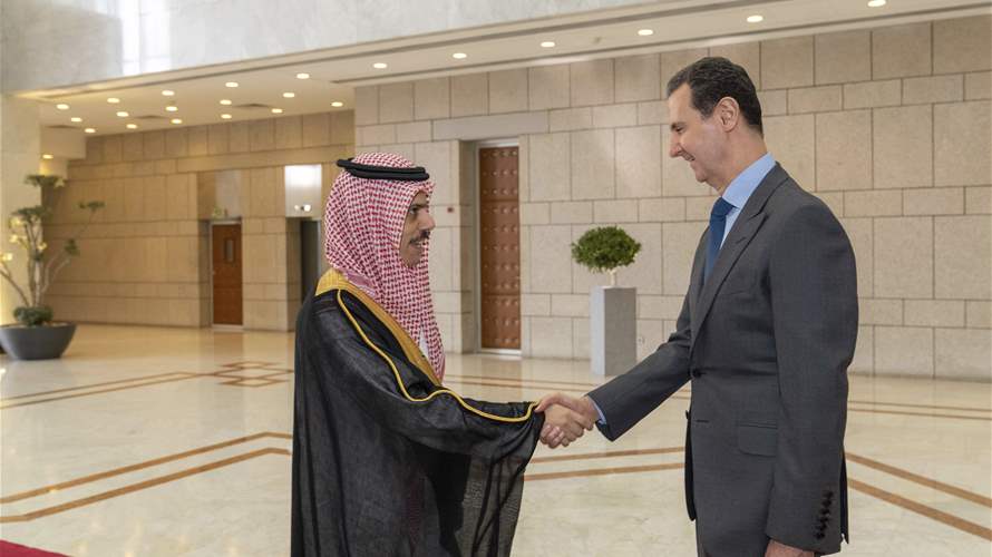 Syria's Assad wins warm welcome at Arab summit after years of isolation