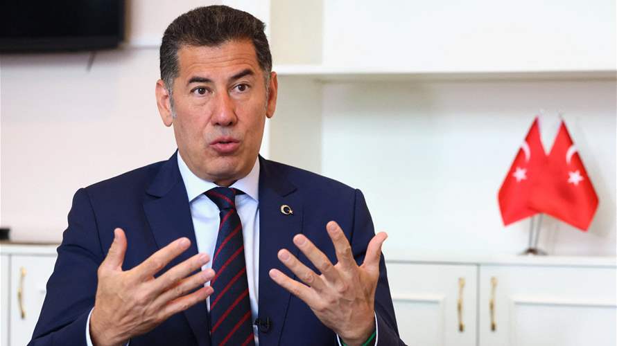 Turkey's third-place candidate endorses Erdogan in runoff