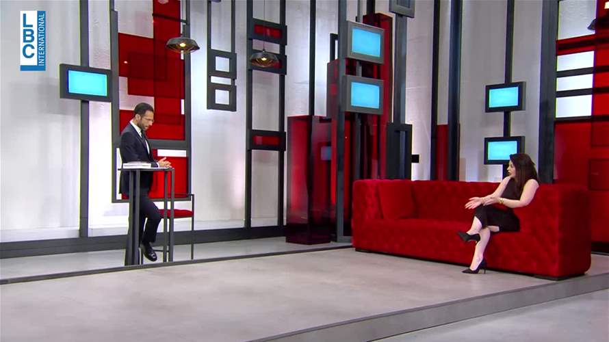 بين امرأة تتفاخر بجمالها وأخرى تصف نفسها بالـ"وحش"... قصة حب ونهاية سعيدة في "أحمر بالخط العريض"
