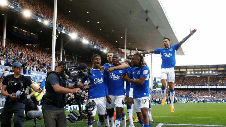 Everton survive as Leicester and Leeds are relegated on dramatic final day