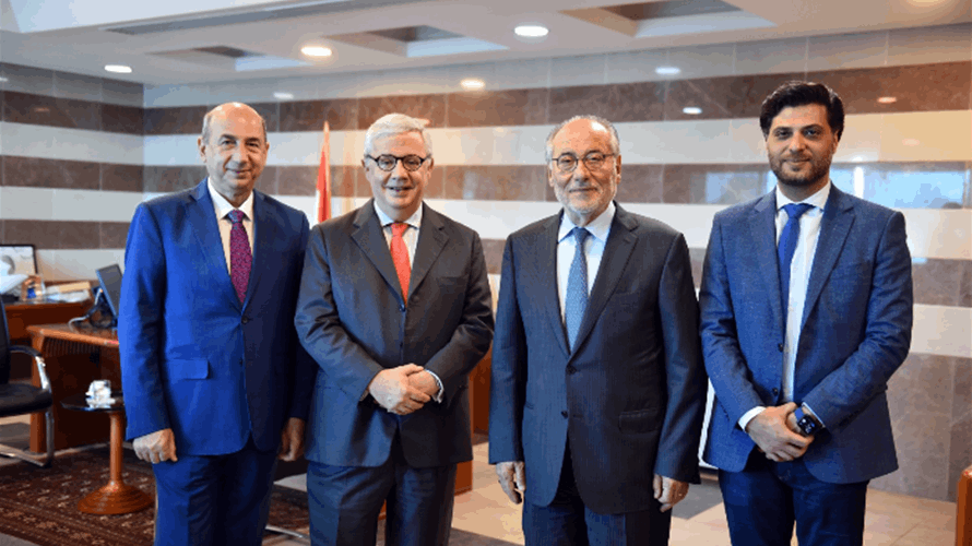 الحلبي عرض مع سفير المكسيك التعاون التربوي واستقبل بهية الحريري وعرض موضوع صناعة الكتب المدرسية