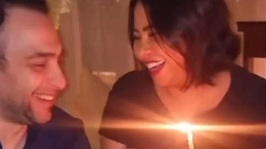 شيرين عبد الوهاب تحتفل بعيد ميلاد حسام حبيب... غناء وقبلات رومنسية (فيديو) 