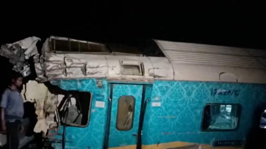 إرتفاع حصيلة حادث القطارات في الهند إلى 50 قتيلًا وأكثر من 500 جريح