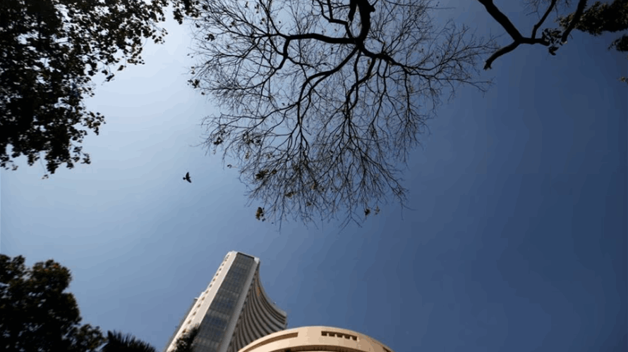 Indian shares end higher on hopes of Fed rate hike pause