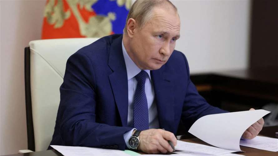 Kremlin: fake Putin address broadcast on Russian radio stations after 'hack'