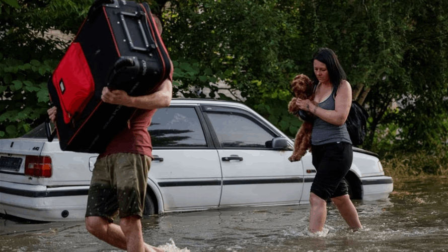 Tens of thousands at risk from flooding after Ukraine dam collapse