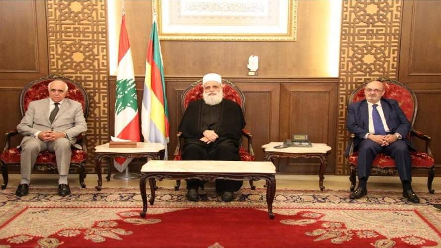 شيخ العقل: دور القيادات الروحية حضّ المسؤولين للقيام بدورهم 