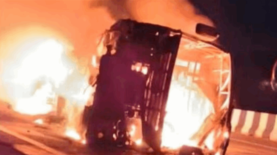 25 dead after bus catches fire in India