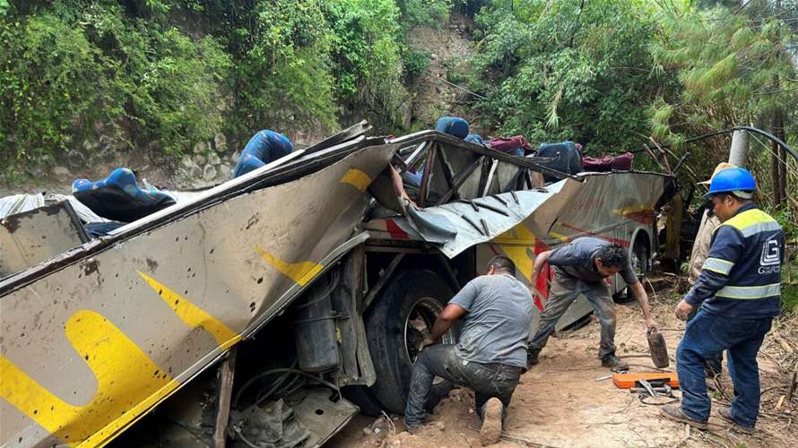 29 killed in bus crash in a canyon in southern Mexico