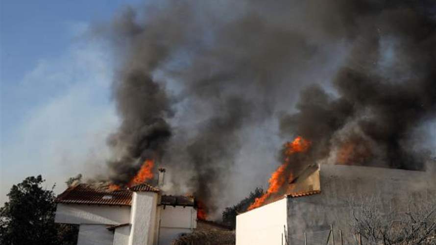 حريق غابات بالقرب من أثينا وأوامر بإخلاء منتجعات