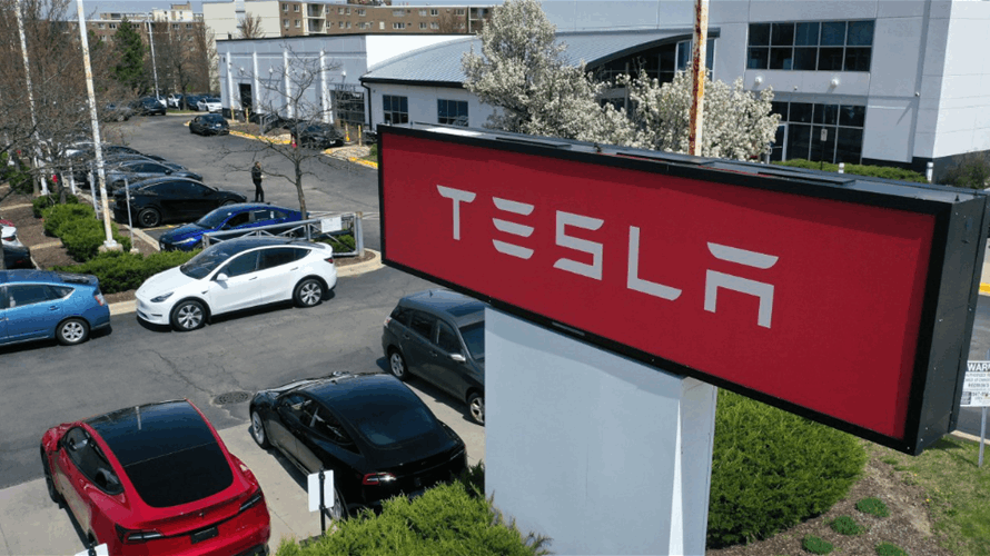 Tesla directors pay $735M to settle claims they overpaid themselves