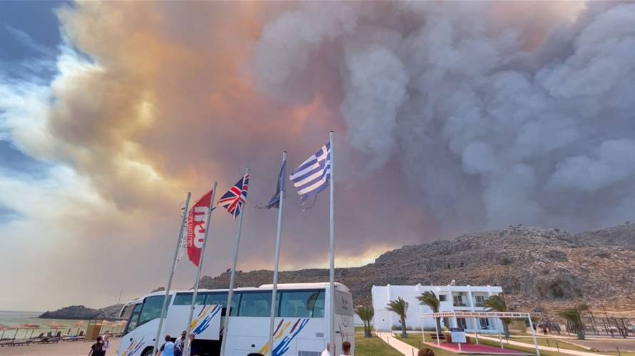 Greece: Emergency boat evacuations from Rhodes as fires rage on