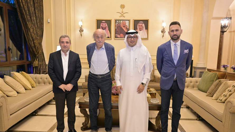 السفير السعودي وليد بخاري التقى تيمور جنبلاط ووليد جنبلاط...  زيارة لودريان وبيان الدوحة على طاولة المناقشات 