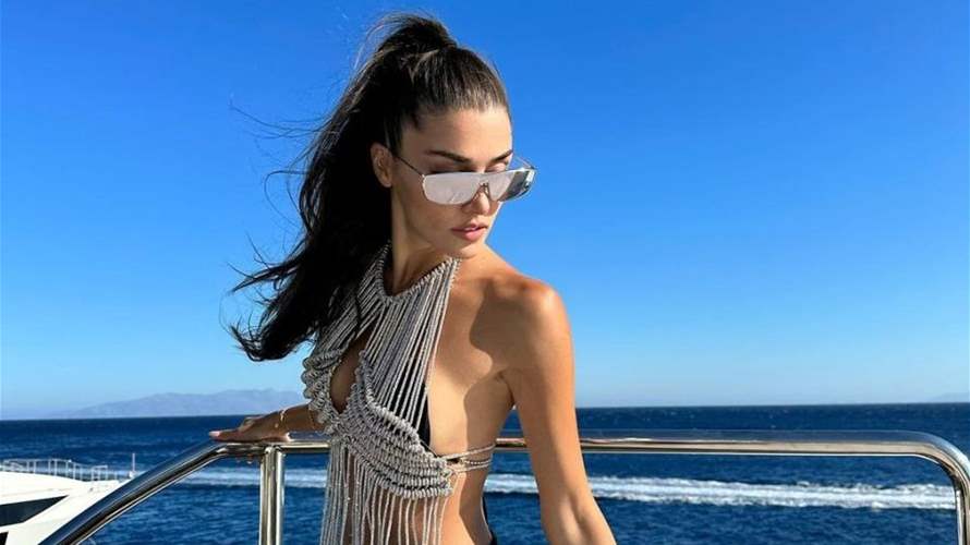 على شواطئ اليونان... هاندا أرتشيل تستمتع بعطلتها برفقة حبيبها هاكان صابانجي (فيديو)