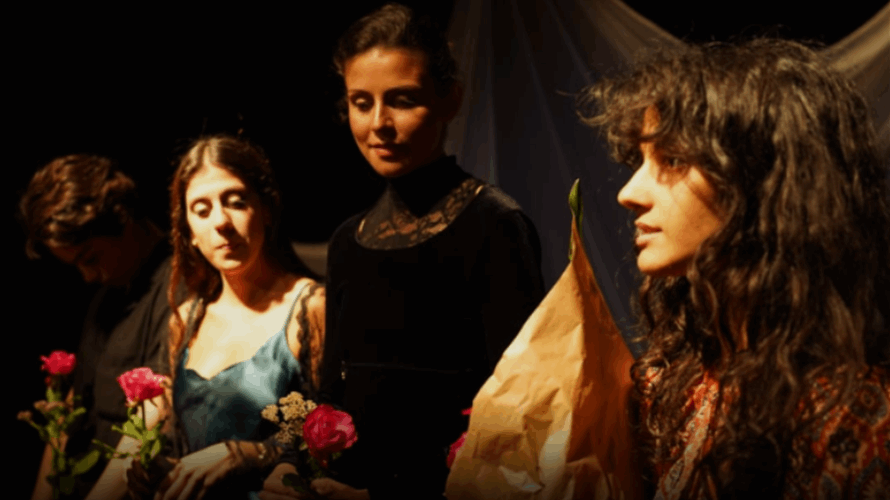 فوز الطالبة المخرجة تيريزا صالح بجائزة بريمونو عن مسرحية دموع بترا فون كينت المريرة