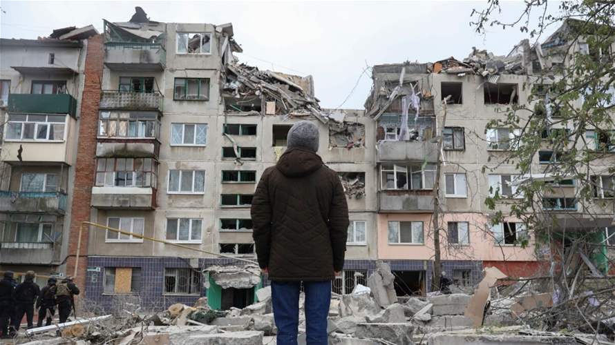 At least eight dead in Russian bombing of building in eastern Ukraine