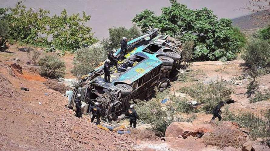 13 قتيلا على الأقل جراء سقوط حافلة في هاوية في البيرو