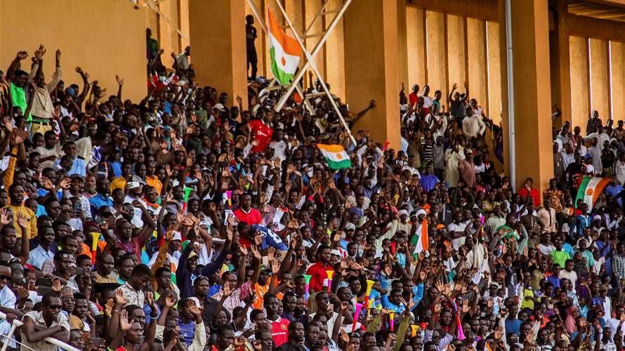 Thousands of Nigerians protest in Niamey in support of military junta