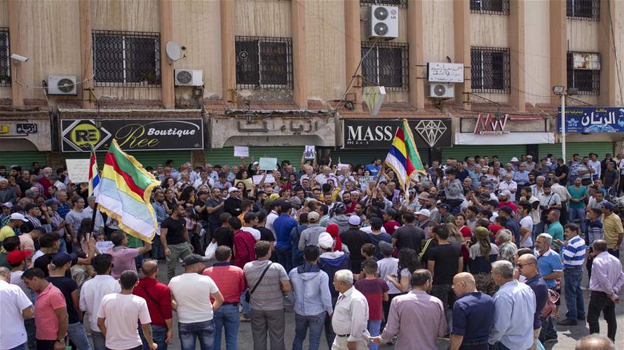 أكبر تظاهرة مناهضة للنظام منذ بدء الاحتجاجات في جنوب سوريا