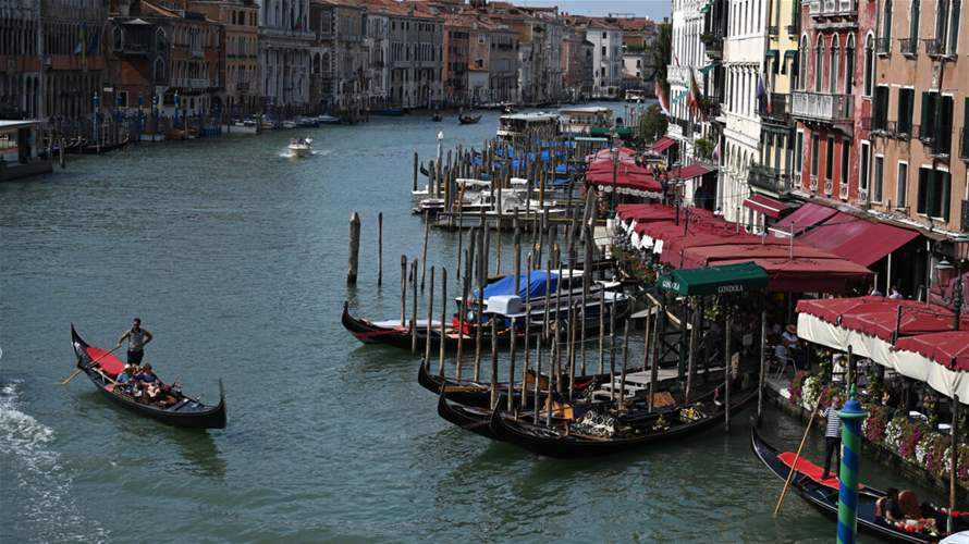Venice to impose tax on tourists as of 2024
