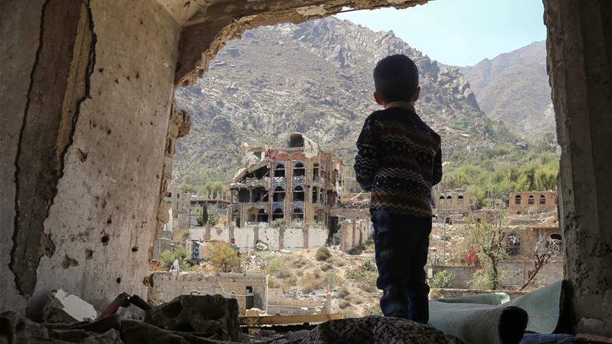 Yemen crisis: Omani plane carries Houthi delegation to Saudi Arabia for talks 