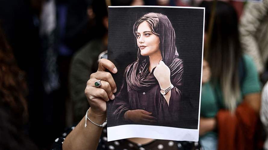 السلطات الإيرانية تمنع عائلة مهسا أميني من إحياء ذكراها السنوية