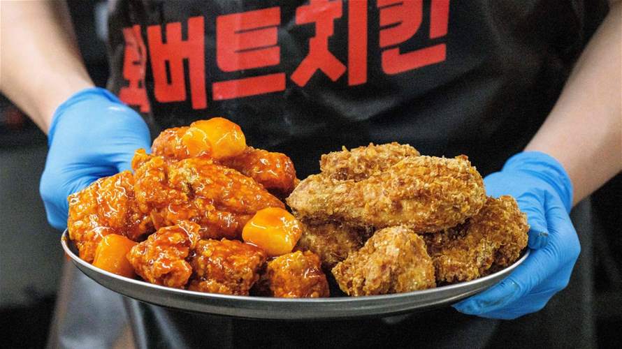 لتحضير الدجاج المقلي المقرمش... مطاعم في كوريا الجنوبية تستعين بخدمة الروبوتات! (فيديو)