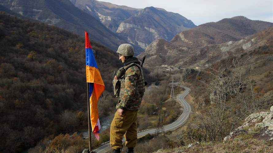 أرمينيا تقول إن أذربيجان شنت "عملية برية" في ناغورني قره باغ