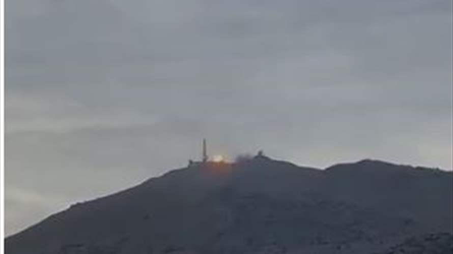 بالفيديو: لحظة استهداف مركز الرادار والرويسات العلم في مزارع شبعا 