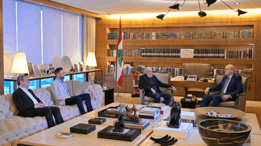 Jumblatt after meeting Mikati: We will remain by PM's side in all his efforts, hope not to be dragged into war